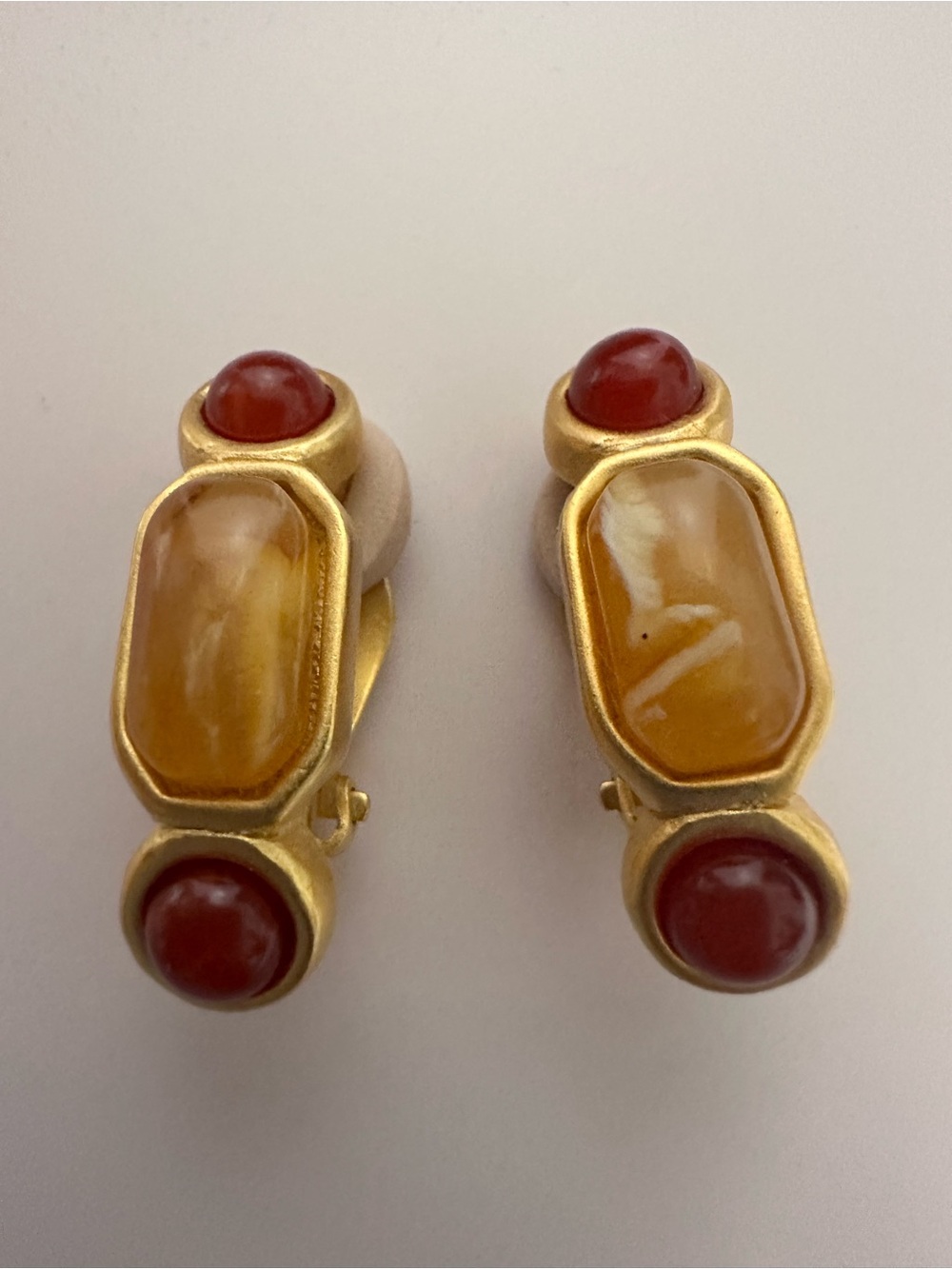 KARL LAGERFELD ❤️🌟VINTAGE CABOCHON GOLD PLATED HARDWARE EARRINGS ⭐️